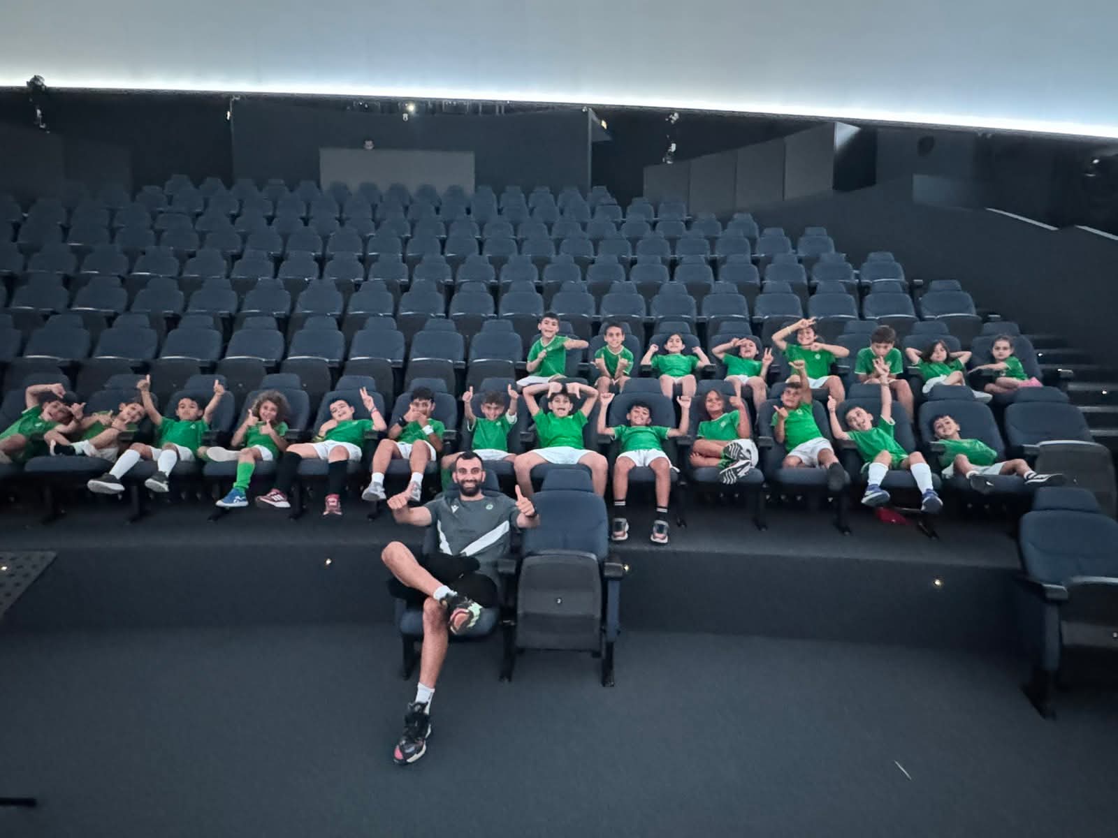 📸☘️ Στο πλανητάριο τα παιδιά του Summer Camp της ΟΜΟΝΟΙΑΣ (Φωτο)